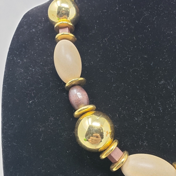 20" Beaded Gold-Tone Statement Necklace - Picture 5 of 8